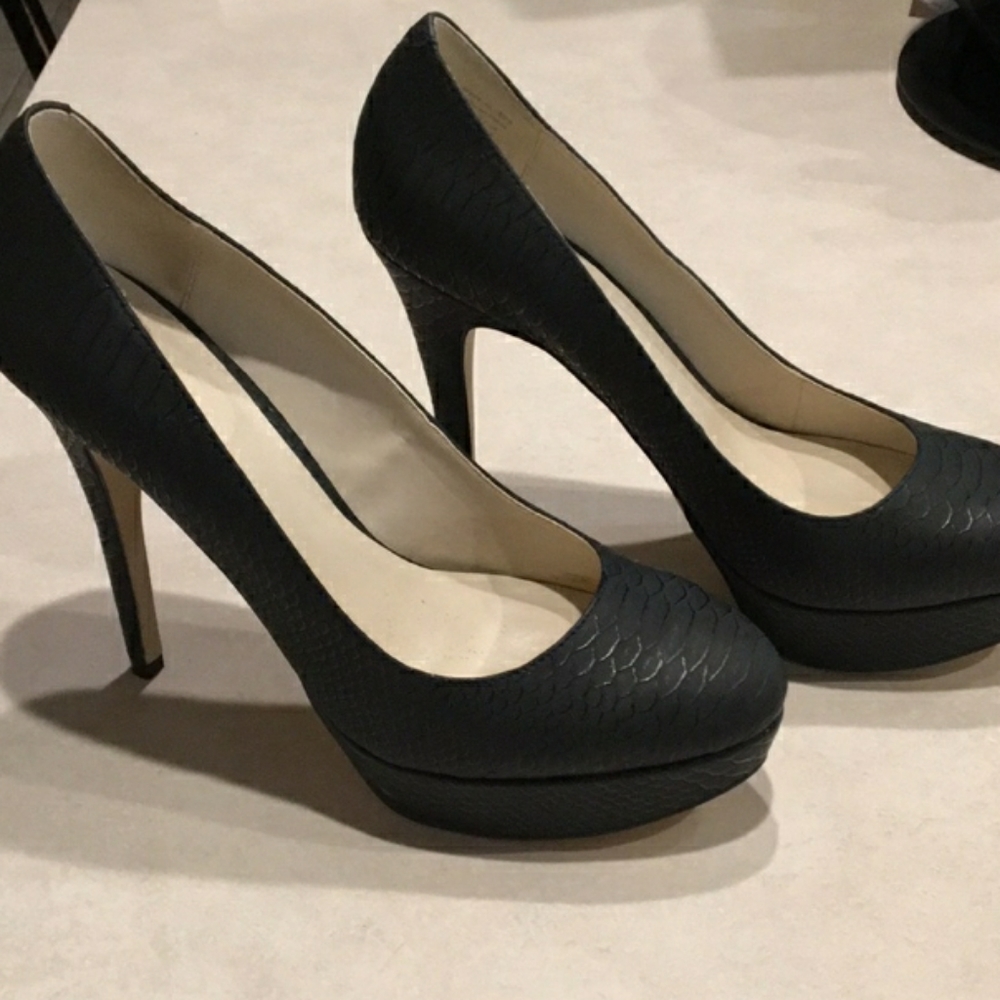 Aldo black snakeskin heels